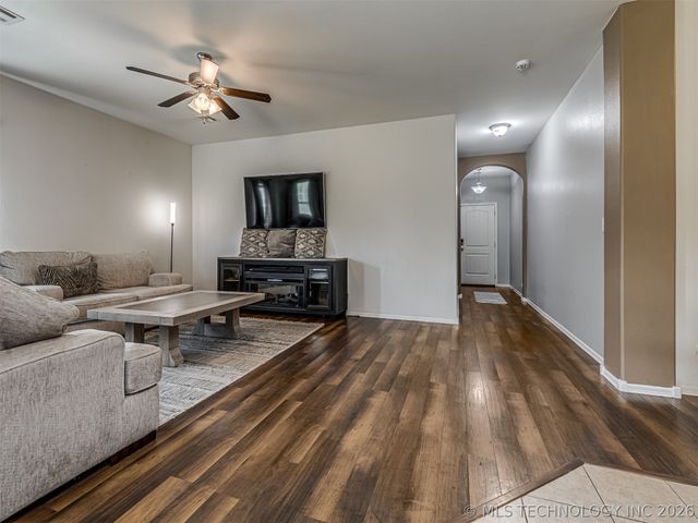 10933 N 154th East Avenue, Owasso, OK 74055