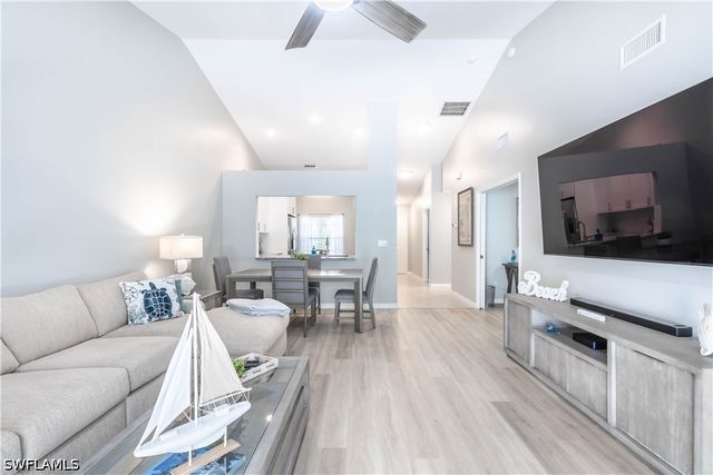 480 Saint Andrews BLVD 14, Naples, FL 34113