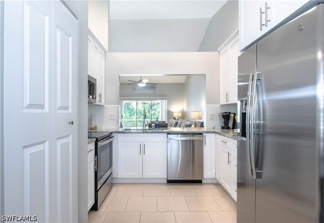 480 Saint Andrews BLVD 14, Naples, FL 34113