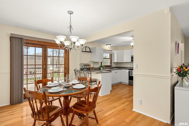 2407 W CARRIAGE Lane, Peoria, IL 61614