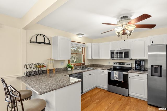 2407 W CARRIAGE Lane, Peoria, IL 61614