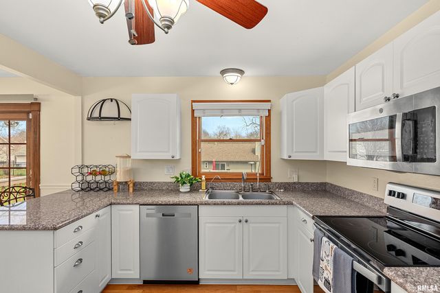 2407 W CARRIAGE Lane, Peoria, IL 61614