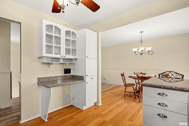 2407 W CARRIAGE Lane, Peoria, IL 61614