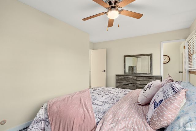 2407 W CARRIAGE Lane, Peoria, IL 61614