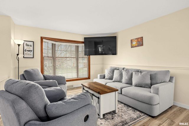2407 W CARRIAGE Lane, Peoria, IL 61614