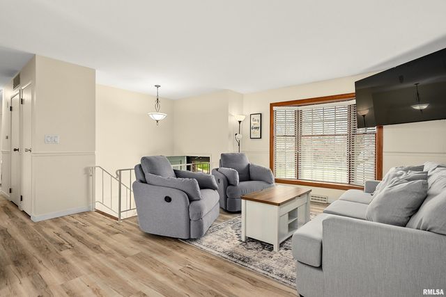 2407 W CARRIAGE Lane, Peoria, IL 61614