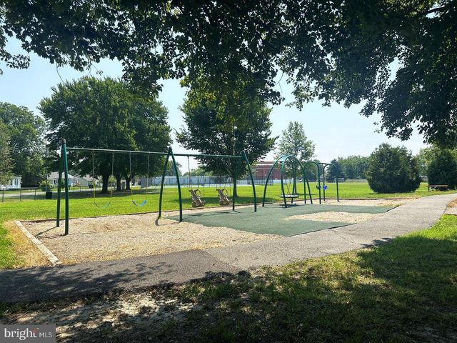 102 S ACADEMY ST, Greensboro, MD 21639