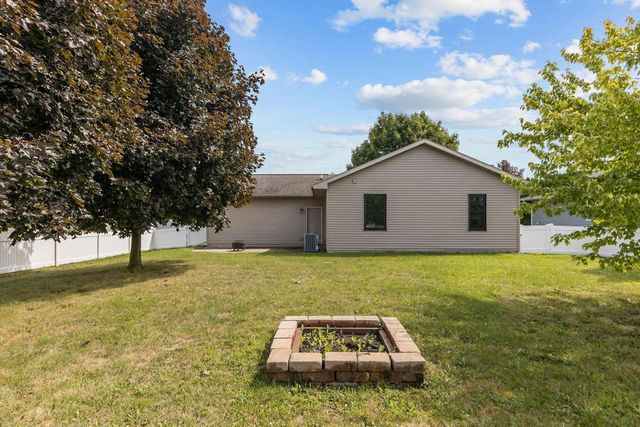 3817 PURPLE CREST DRIVE, Oshkosh, WI 54901