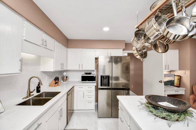 202 Sugarberry Circle, Houston, TX 77024