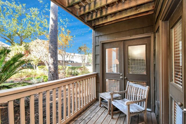 202 Sugarberry Circle, Houston, TX 77024