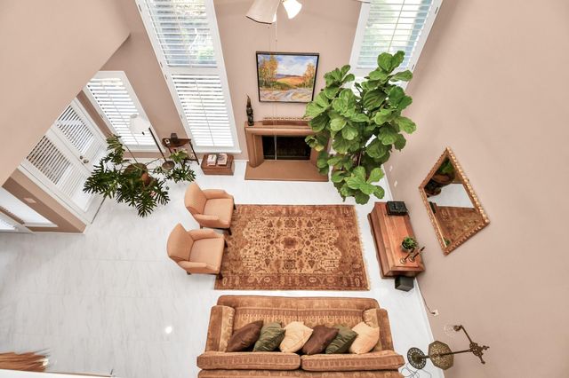 202 Sugarberry Circle, Houston, TX 77024