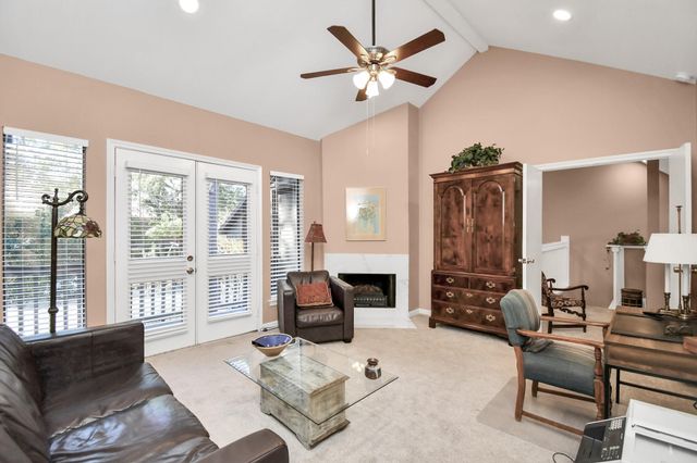 202 Sugarberry Circle, Houston, TX 77024