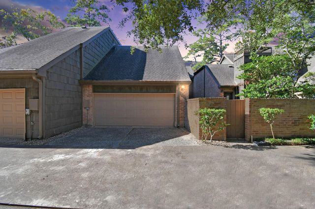 202 Sugarberry Circle, Houston, TX 77024