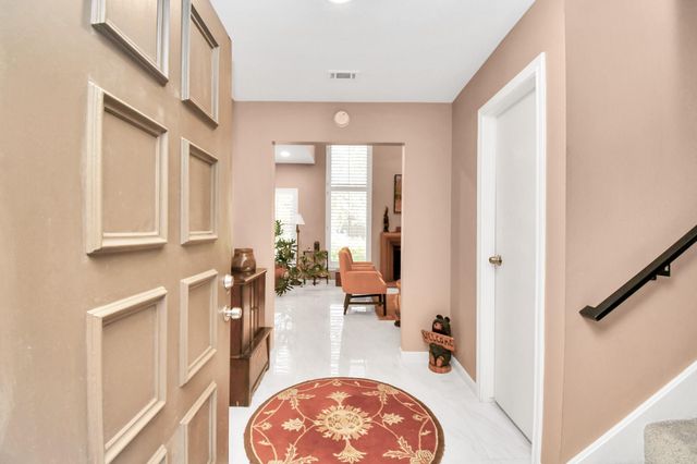 202 Sugarberry Circle, Houston, TX 77024