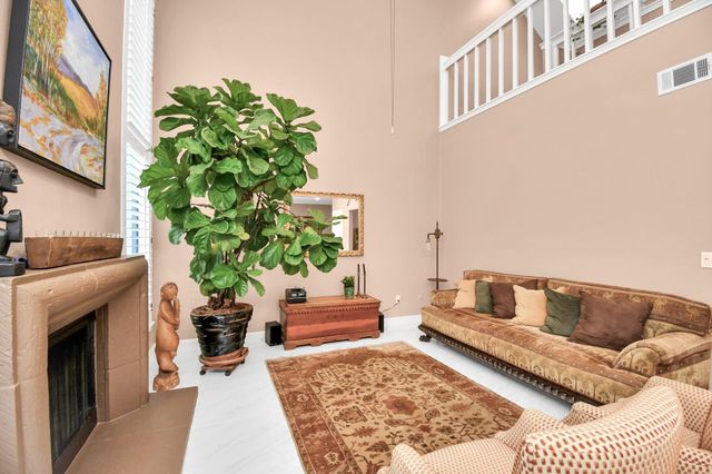 202 Sugarberry Circle, Houston, TX 77024