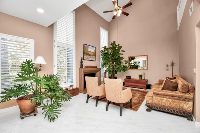 202 Sugarberry Circle, Houston, TX 77024