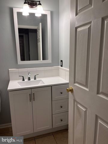 5902 COVENTRY WAY, Mount Laurel, NJ 08054