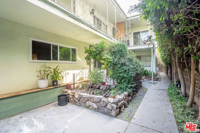 446 S St Andrews Place 3, Los Angeles, CA 90020