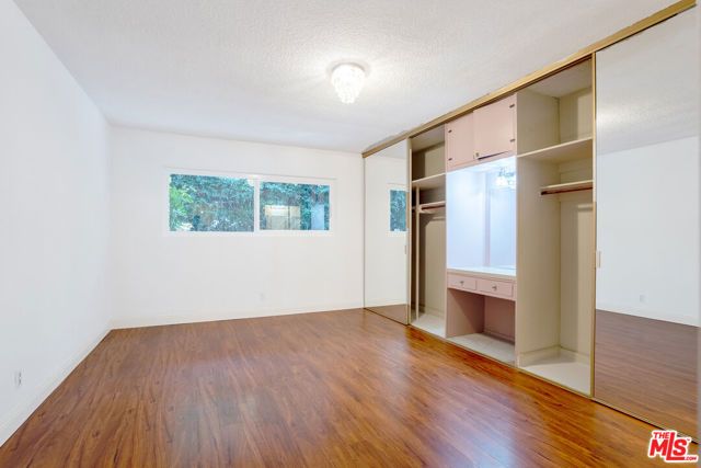 446 S St Andrews Place 3, Los Angeles, CA 90020