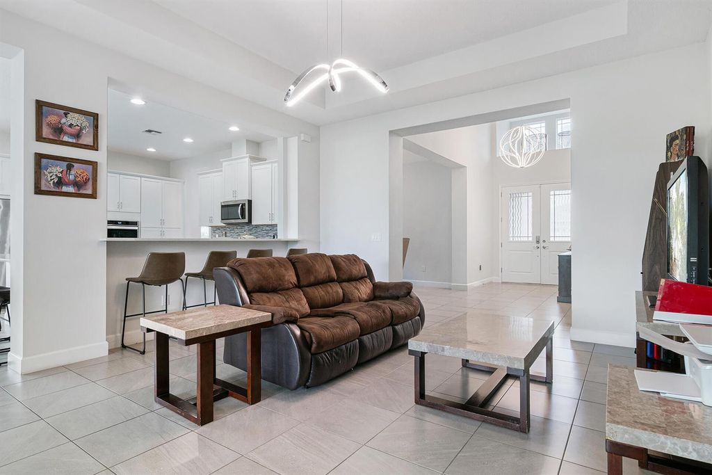 Image 11 of property listing at 15894 Meadowlark Court, Westlake, FL 33470