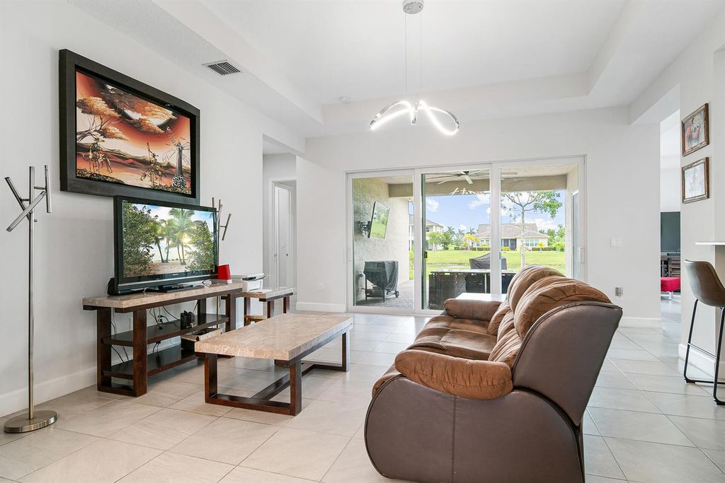 Image 12 of property listing at 15894 Meadowlark Court, Westlake, FL 33470