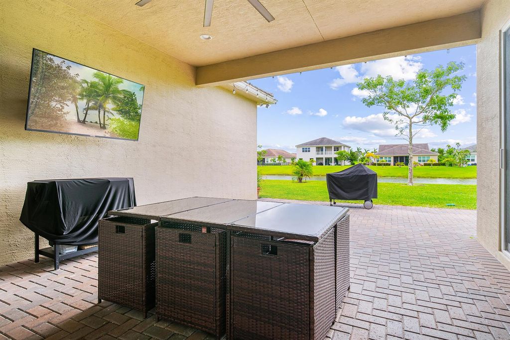 Image 30 of property listing at 15894 Meadowlark Court, Westlake, FL 33470