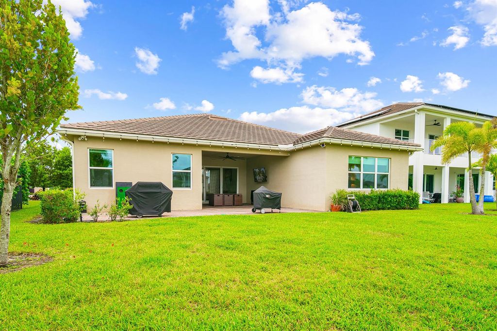 Image 32 of property listing at 15894 Meadowlark Court, Westlake, FL 33470