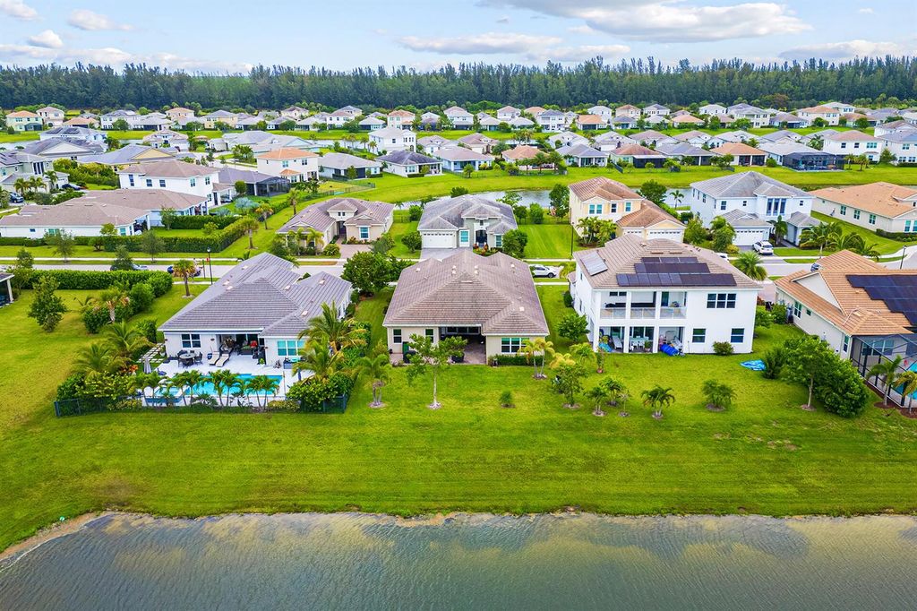 Image 36 of property listing at 15894 Meadowlark Court, Westlake, FL 33470