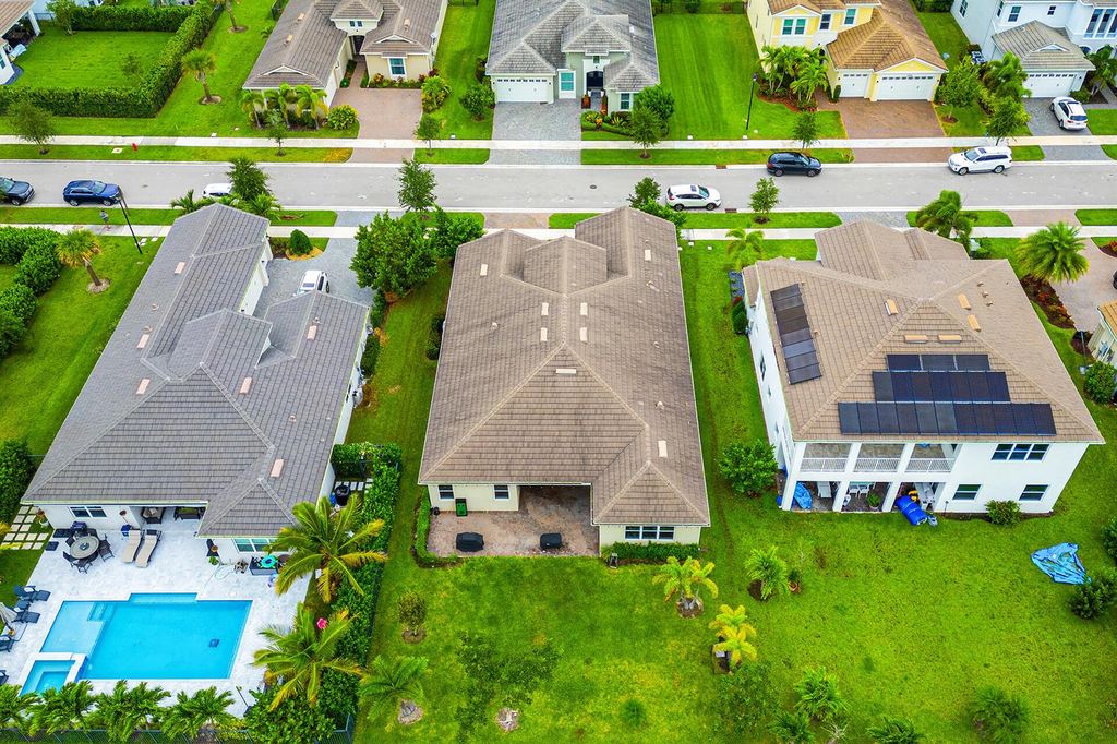 Image 37 of property listing at 15894 Meadowlark Court, Westlake, FL 33470