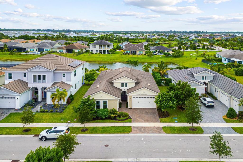 Image 39 of property listing at 15894 Meadowlark Court, Westlake, FL 33470