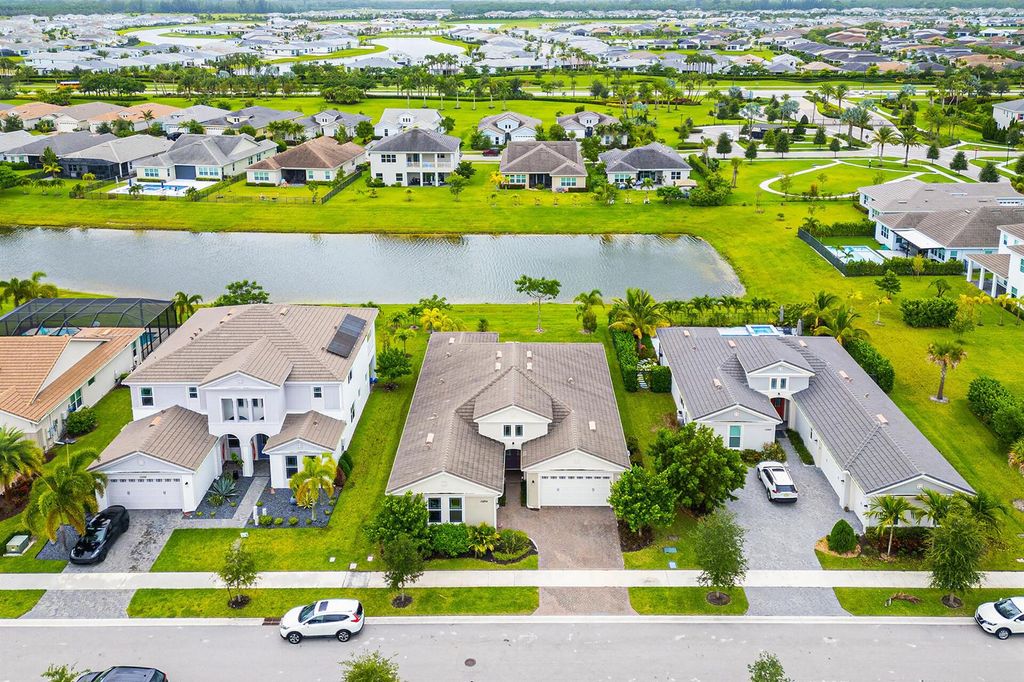 Image 40 of property listing at 15894 Meadowlark Court, Westlake, FL 33470