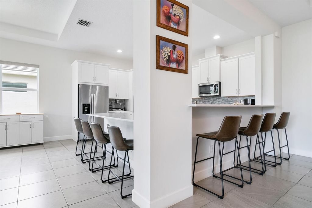 Image 7 of property listing at 15894 Meadowlark Court, Westlake, FL 33470