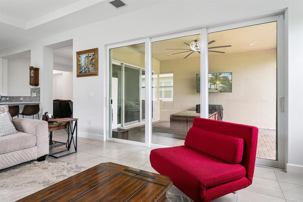 Image 9 of property listing at 15894 Meadowlark Court, Westlake, FL 33470