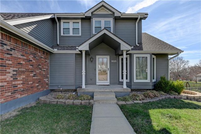 1625 NE Thames Drive, Lee's Summit, MO 64086