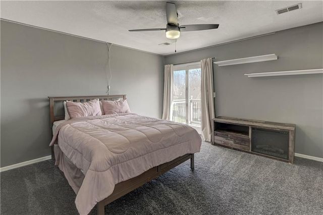 1625 NE Thames Drive, Lee's Summit, MO 64086