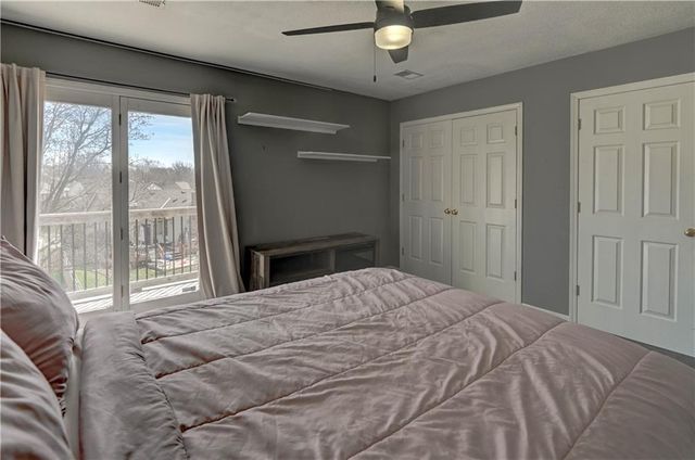 1625 NE Thames Drive, Lee's Summit, MO 64086