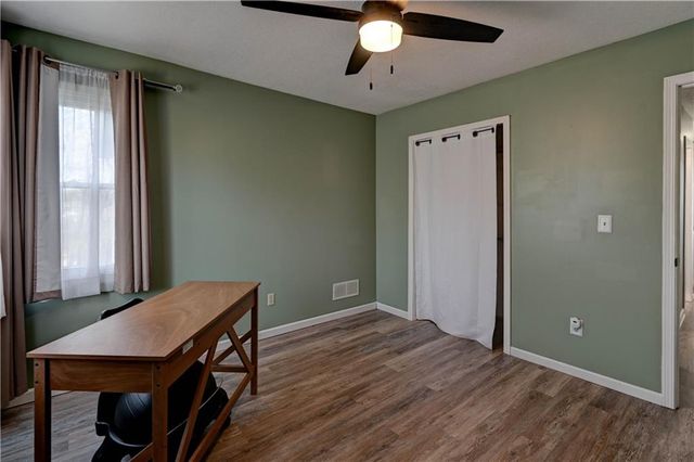 1625 NE Thames Drive, Lee's Summit, MO 64086