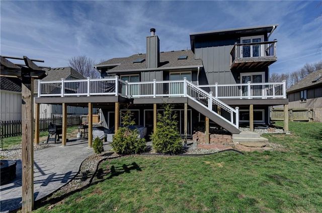 1625 NE Thames Drive, Lee's Summit, MO 64086