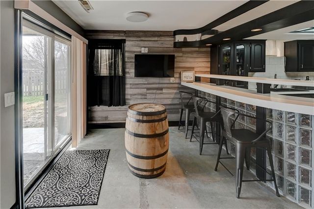 1625 NE Thames Drive, Lee's Summit, MO 64086