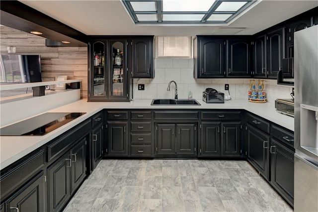 1625 NE Thames Drive, Lee's Summit, MO 64086