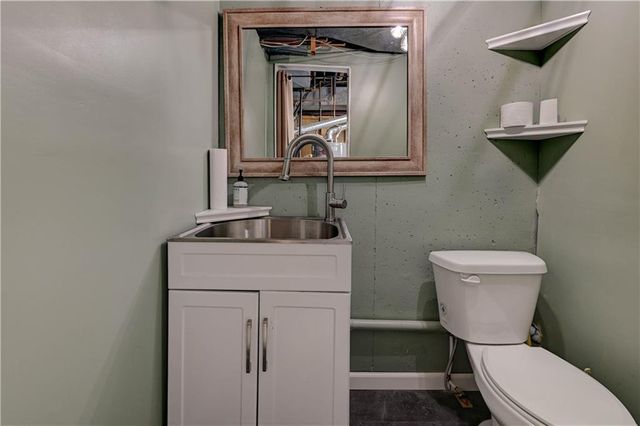 1625 NE Thames Drive, Lee's Summit, MO 64086