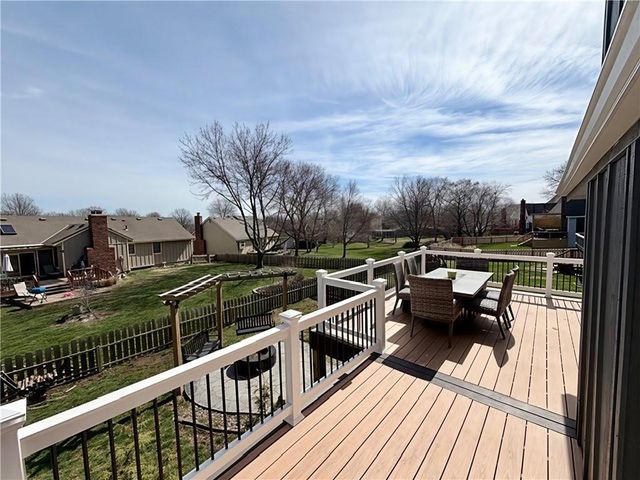 1625 NE Thames Drive, Lee's Summit, MO 64086