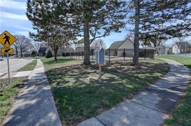 1625 NE Thames Drive, Lee's Summit, MO 64086