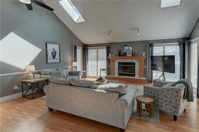 1625 NE Thames Drive, Lee's Summit, MO 64086