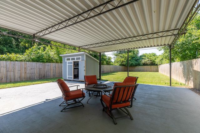 2703O O Neal Dr, Nashville, TN 37208