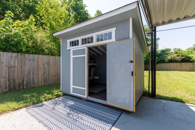 2703O O Neal Dr, Nashville, TN 37208