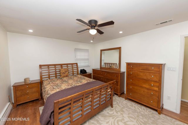 826 Bartlett Place, Toms River, NJ 08753