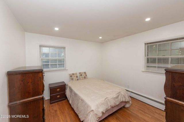 826 Bartlett Place, Toms River, NJ 08753