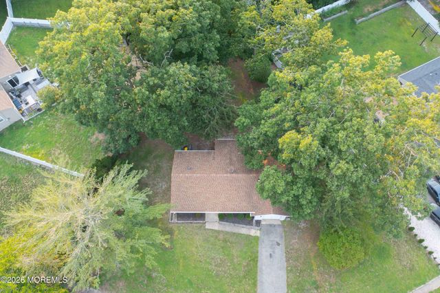 826 Bartlett Place, Toms River, NJ 08753