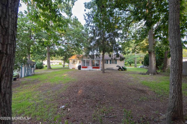 826 Bartlett Place, Toms River, NJ 08753